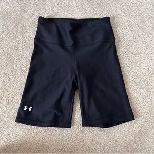 NWOT Women’s Black Under Armour Compression Shorts!